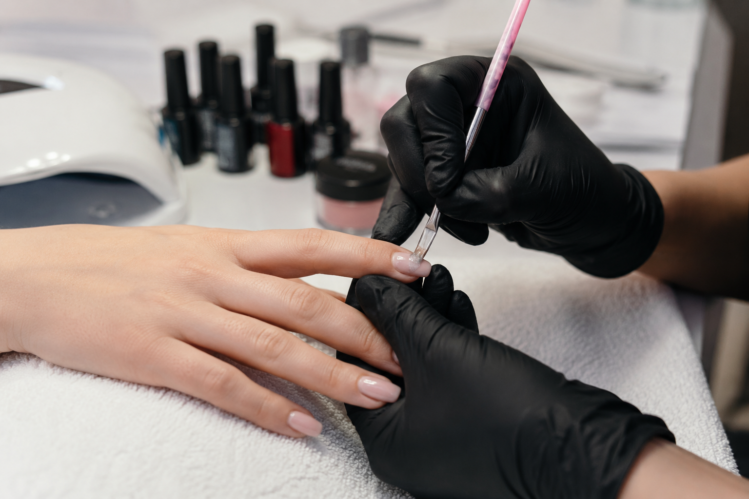 Gel-X vs. Acrylic: What’s the Difference? A Complete Guide